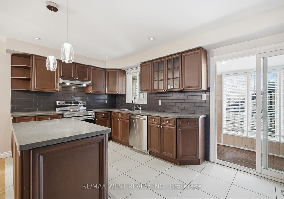 6-marshall-boulevard-toronto-ontario-w12918466