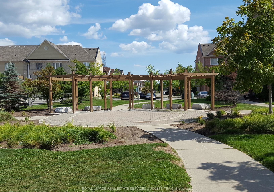 4975-southampton-drive-mississauga-ontario-w12918840