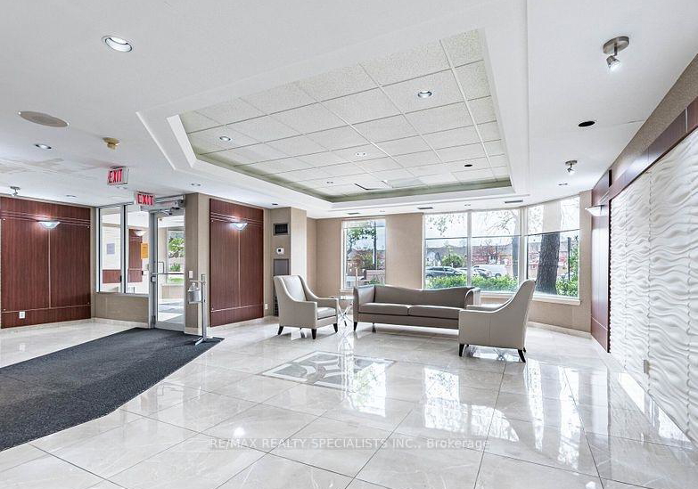 135-hillcrest-avenue-mississauga-ontario-w12919644