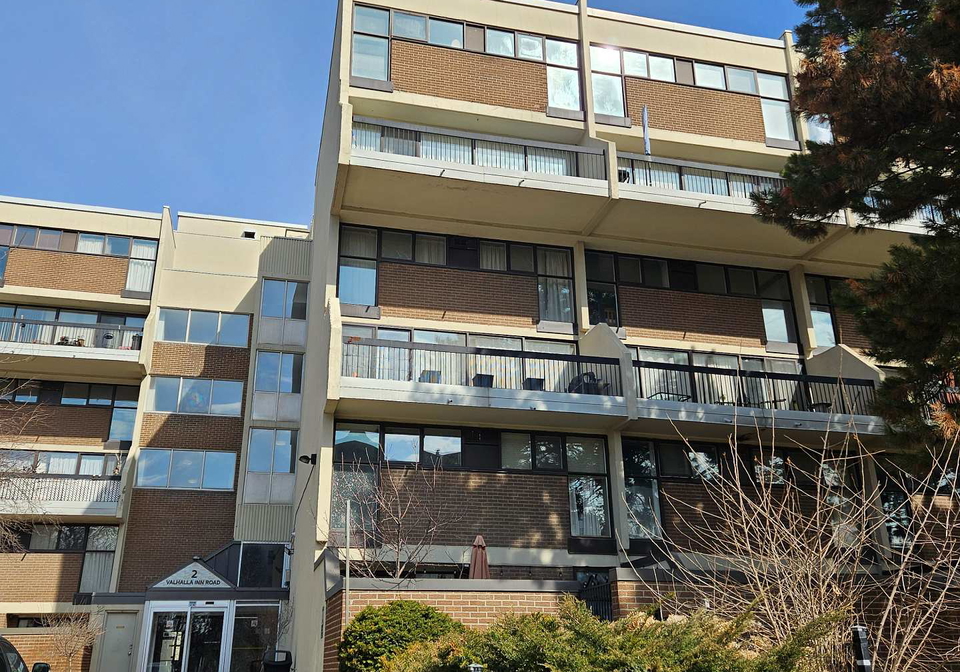 2-valhalla-inn-road-s-etobicoke-ontario-w12920378