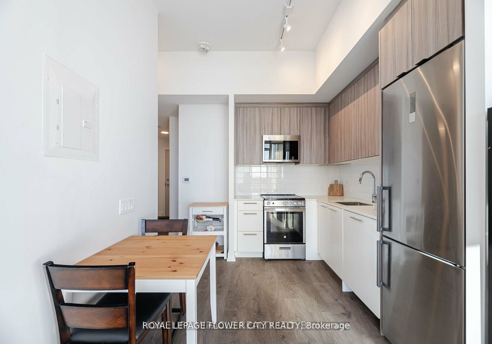 215-veterans-drive-brampton-ontario-w12920906