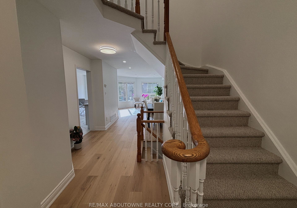1114-lindsay-drive-oakville-ontario-w12921138
