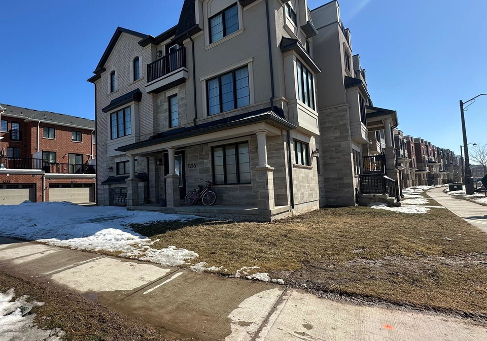 1216-wheat-boom-drive-oakville-ontario-w12921270