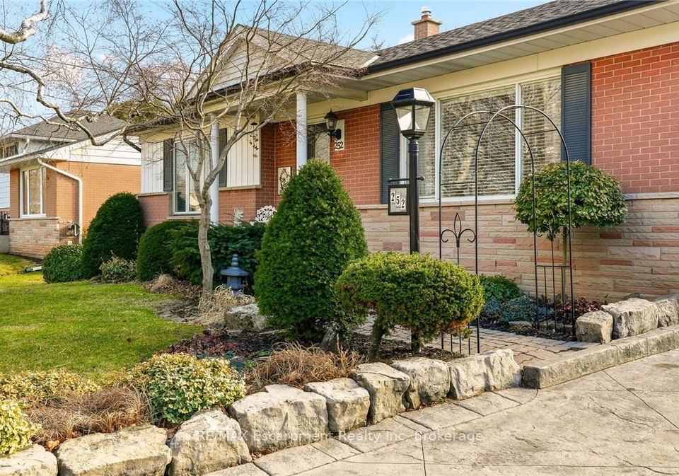 252-hammersmith-court-burlington-ontario-w12921438