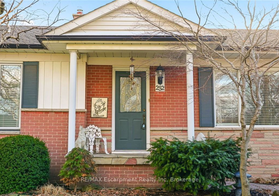 252-hammersmith-court-burlington-ontario-w12921438