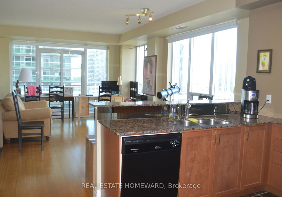 2121-lake-shore-boulevard-w-etobicoke-ontario-w12921538
