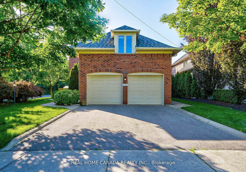 529-pipers-green-oakville-ontario-w12921874