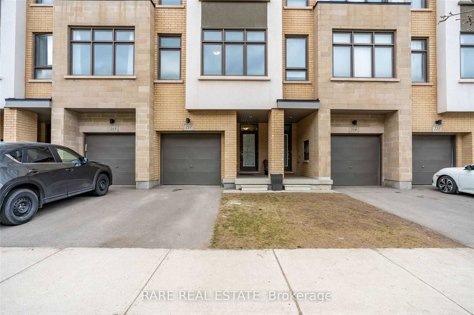 217-huguenot-road-oakville-ontario-w12921918