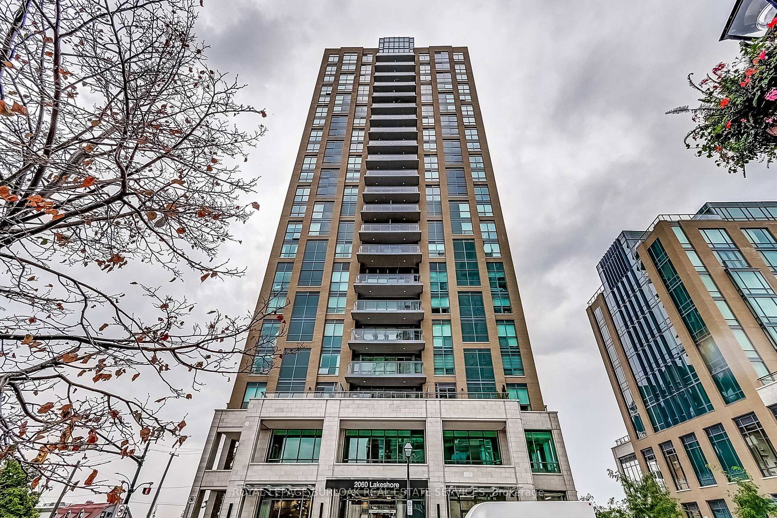 2060-lakeshore-road-burlington-ontario-w12923316