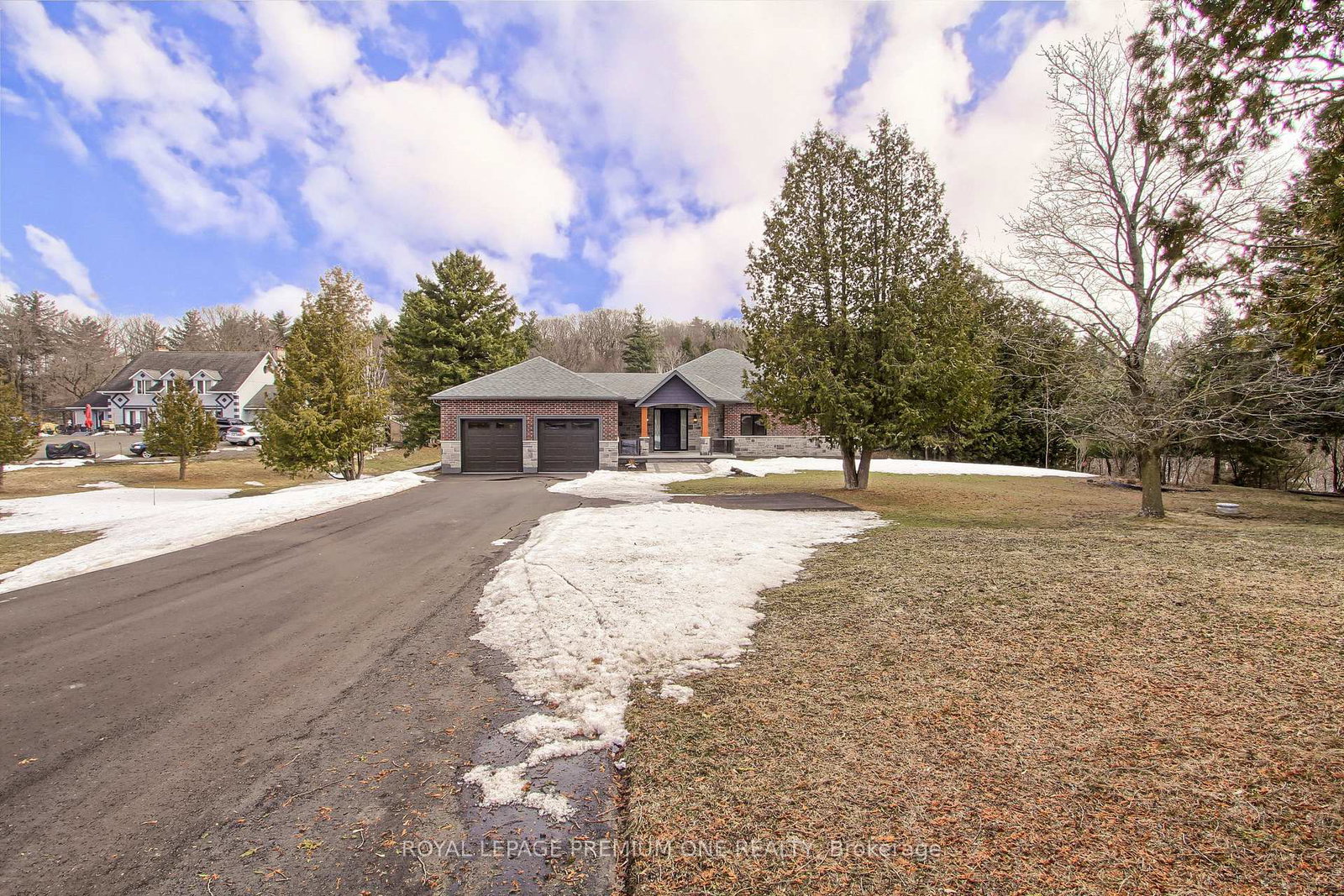 211-pine-avenue-caledon-ontario-w12923440