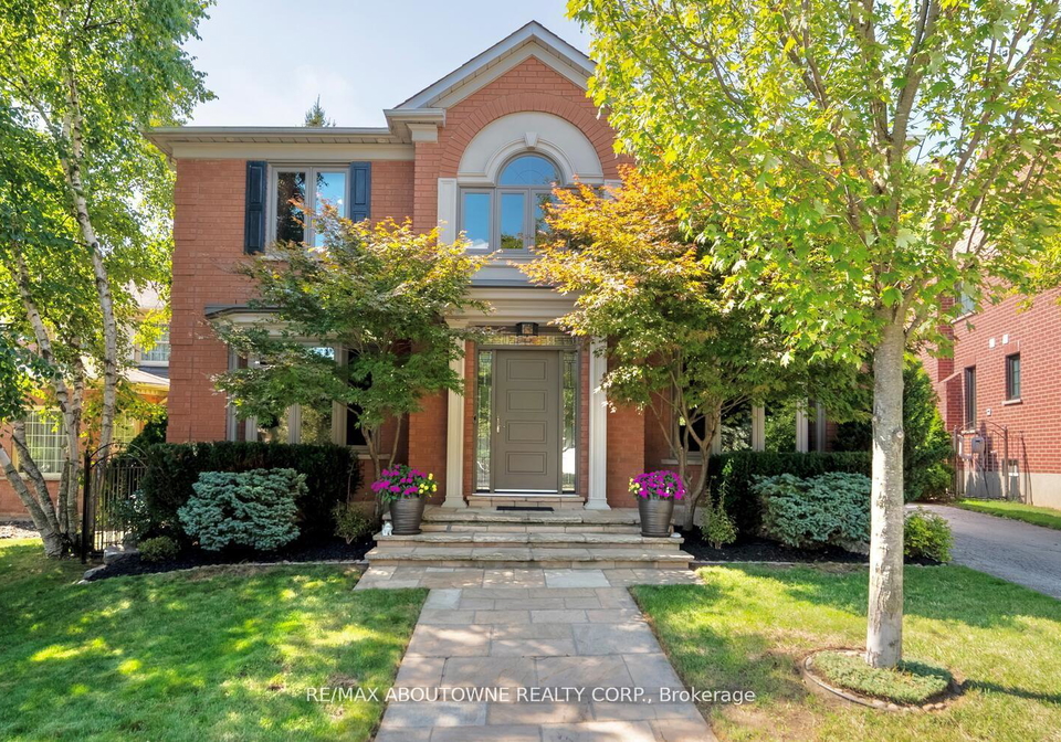 11-morrison-creek-crescent-oakville-ontario-w12923648