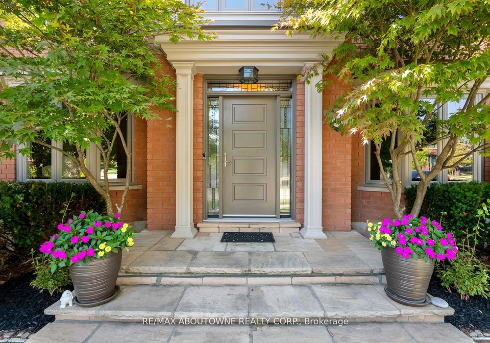 11-morrison-creek-crescent-oakville-ontario-w12923648