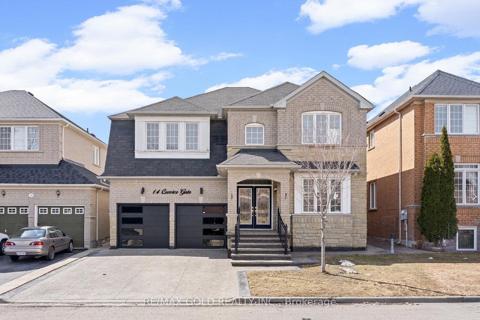 14-crevice-gate-brampton-ontario-w12925112