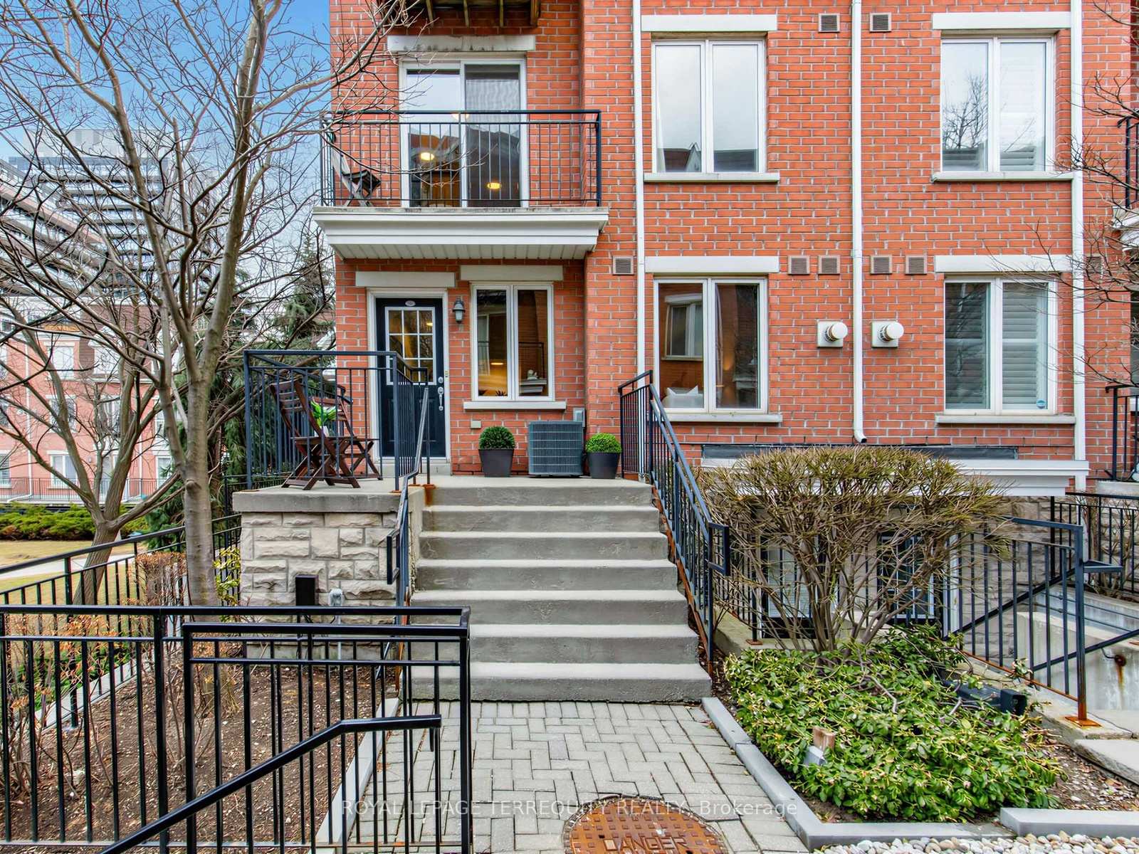60-joe-shuster-way-toronto-ontario-w12925186