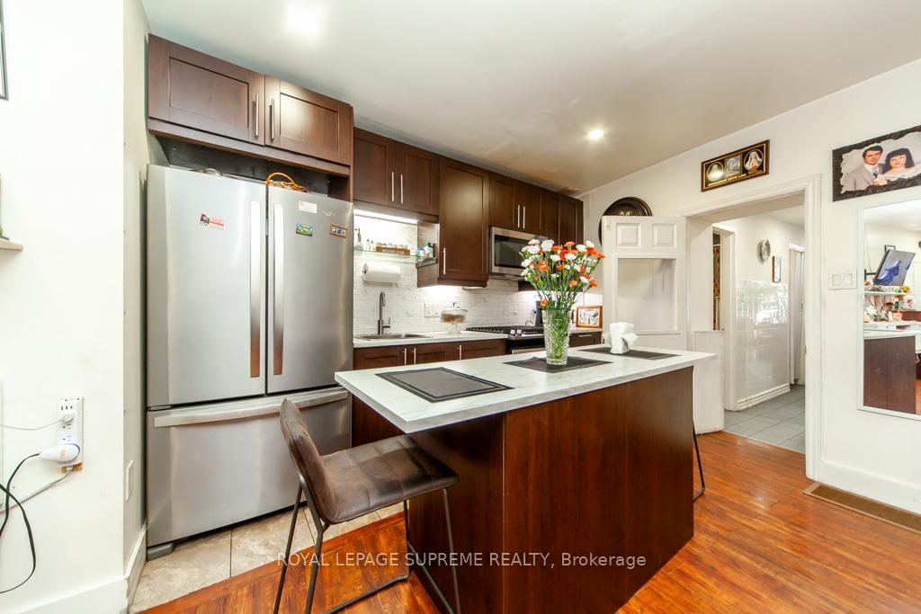 529-rogers-road-s-toronto-ontario-w12925206