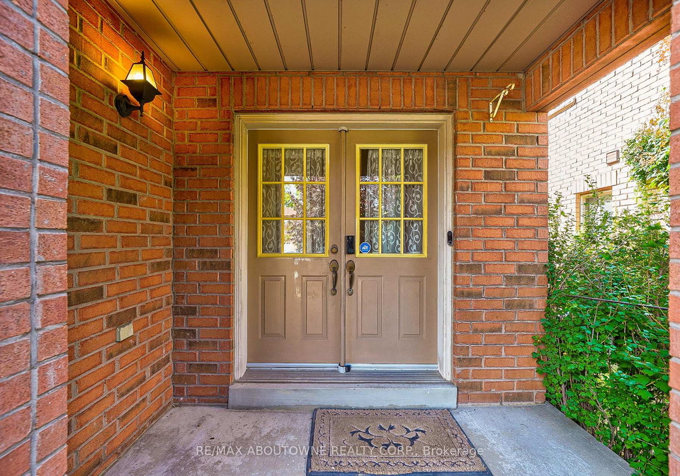 6098-rowers-crescent-mississauga-ontario-w12927078