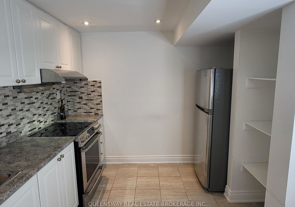 6-crevice-gate-brampton-ontario-w12927372