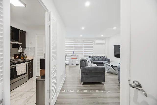 10-eddystone-avenue-york-ontario-w12928060