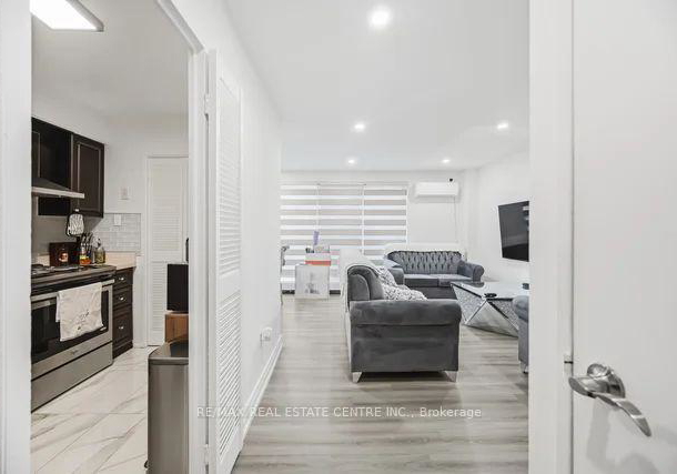 10-eddystone-avenue-york-ontario-w12928060