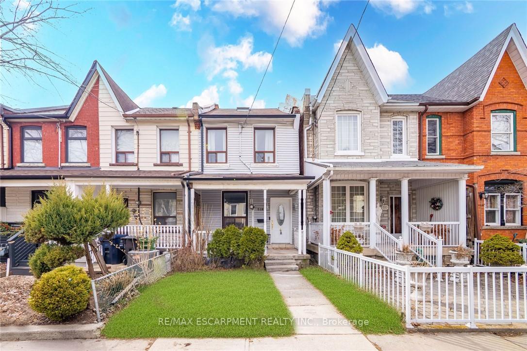 518-quebec-avenue-toronto-ontario-w12928100