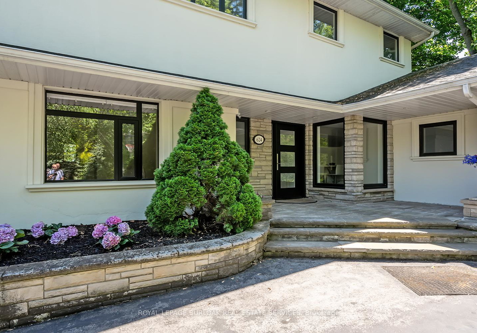 624-north-shore-boulevard-e-burlington-ontario-w12928948