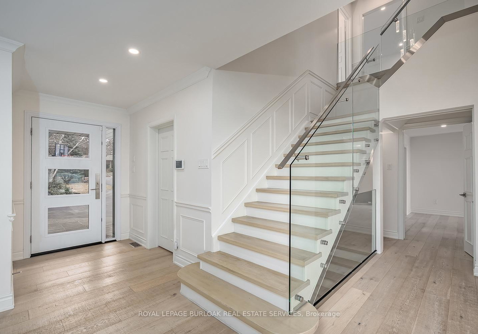 624-north-shore-boulevard-e-burlington-ontario-w12928948