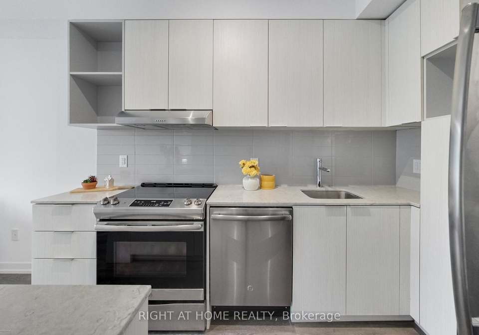 2520-eglinton-avenue-w-mississauga-ontario-w12928952