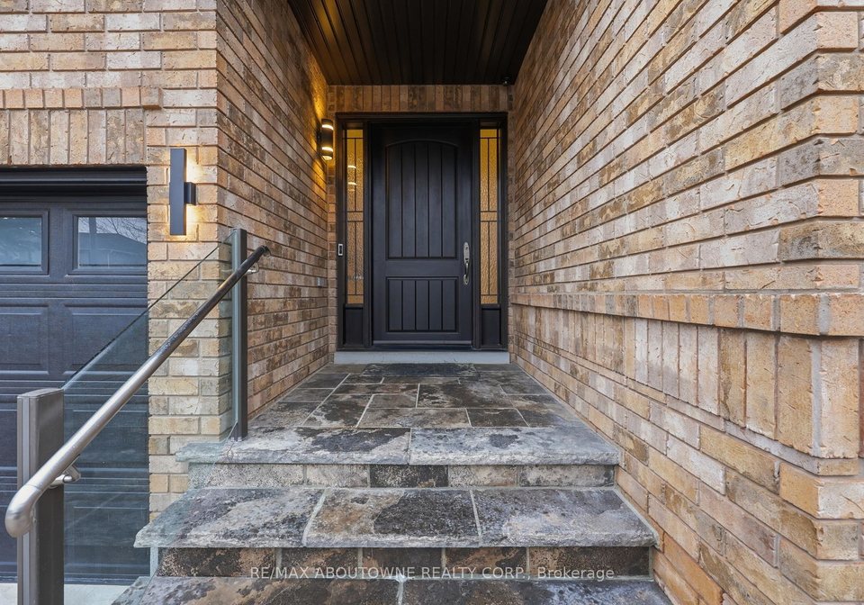 2225-glazebrook-circle-oakville-ontario-w12929118