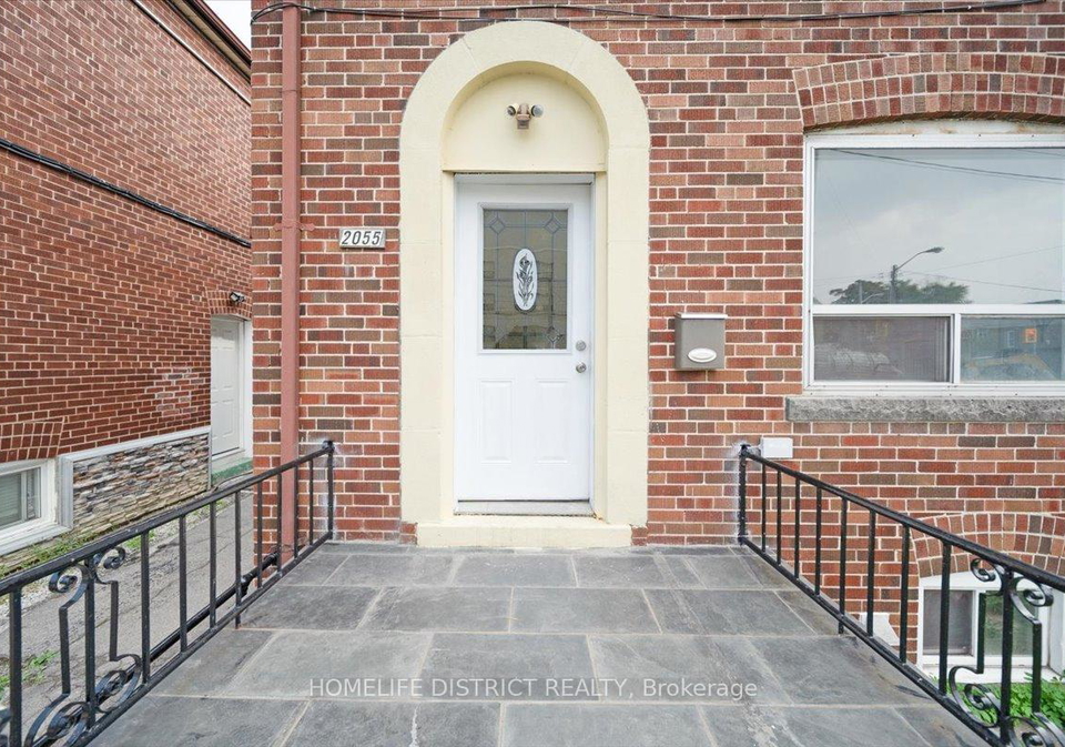 2055-eglinton-avenue-w-toronto-ontario-w12929276