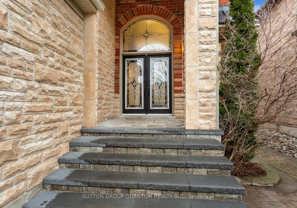 2351-gladacres-lane-oakville-ontario-w12929330