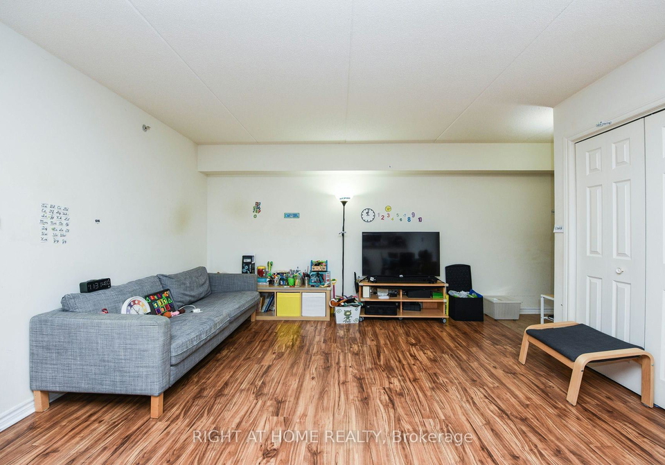 1480-bishops-gate-oakville-ontario-w12929800