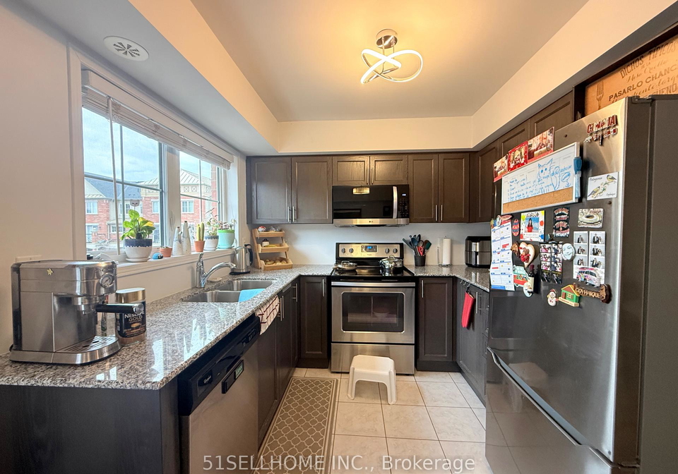 2484-post-road-oakville-ontario-w12929844