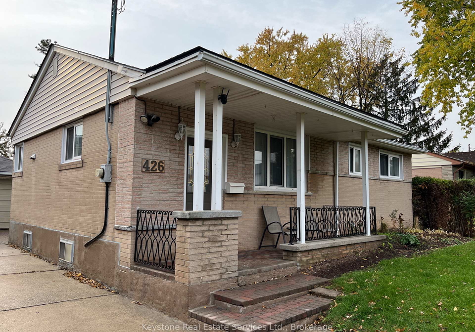 426-seabourne-drive-s-oakville-ontario-w12930406