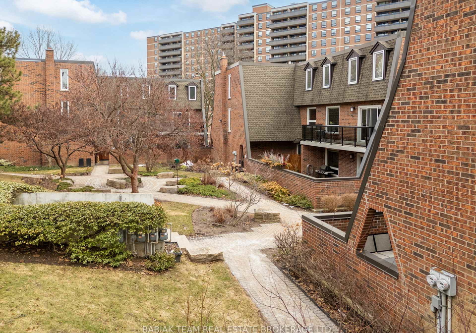 22-la-rose-avenue-etobicoke-ontario-w12930732