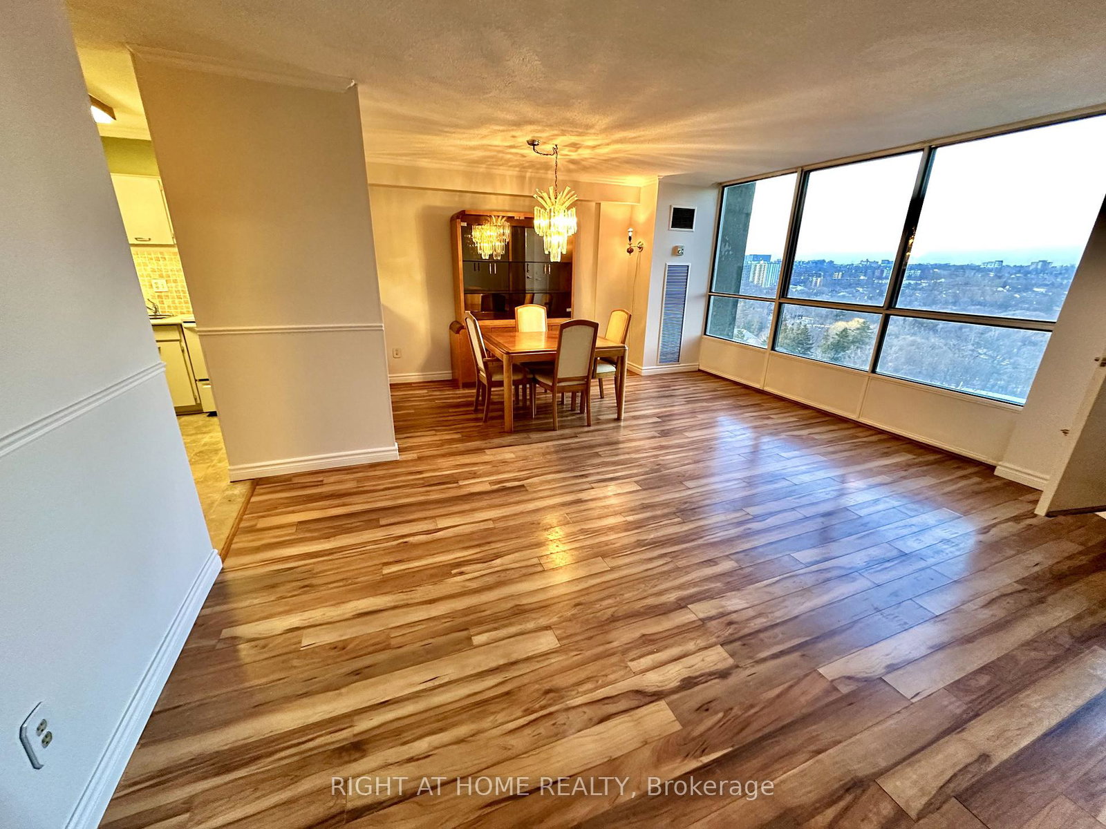 10-martha-eaton-way-s-north-york-ontario-w12932172