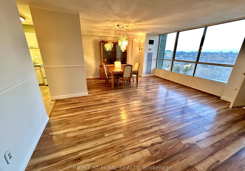 10-martha-eaton-way-s-north-york-ontario-w12932172