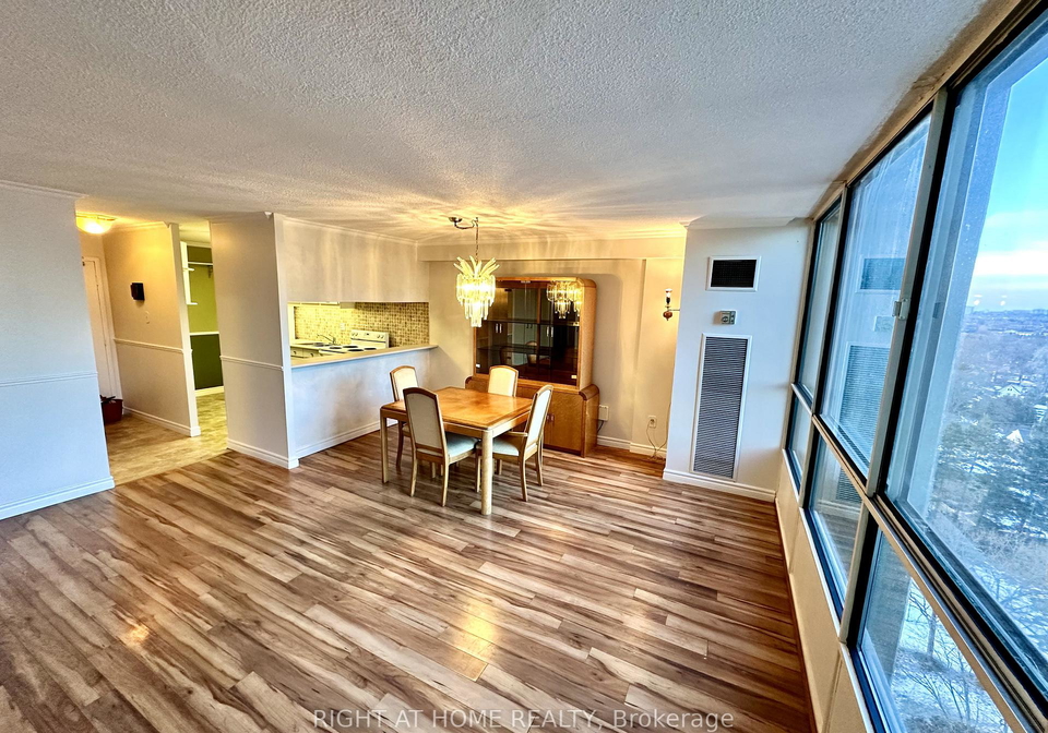 10-martha-eaton-way-s-north-york-ontario-w12932172