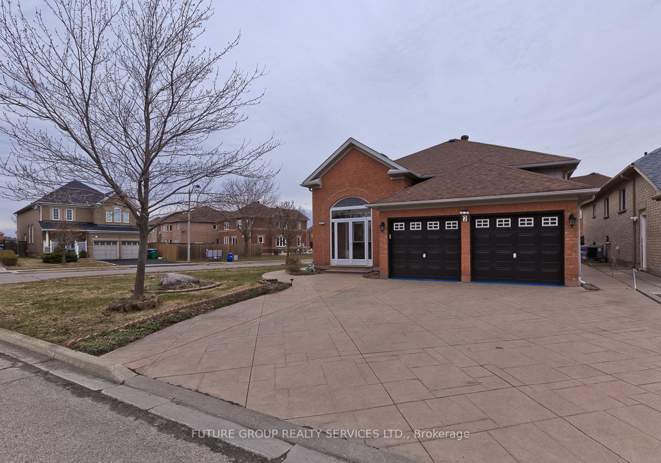 2-willow-heights-court-n-brampton-ontario-w12932274