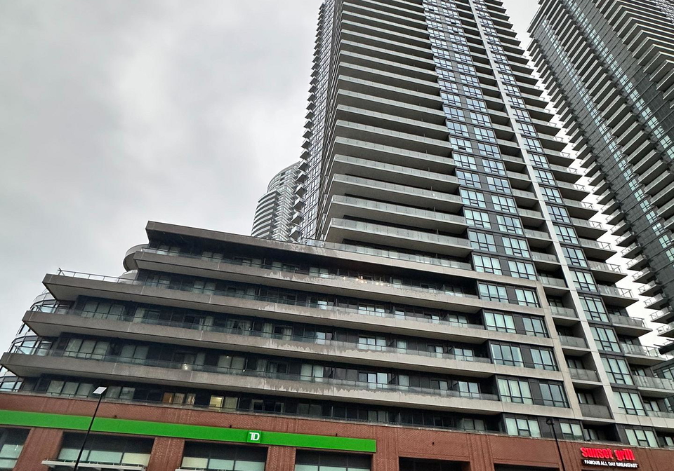 2212-lake-shore-boulevard-w-etobicoke-ontario-w12932506