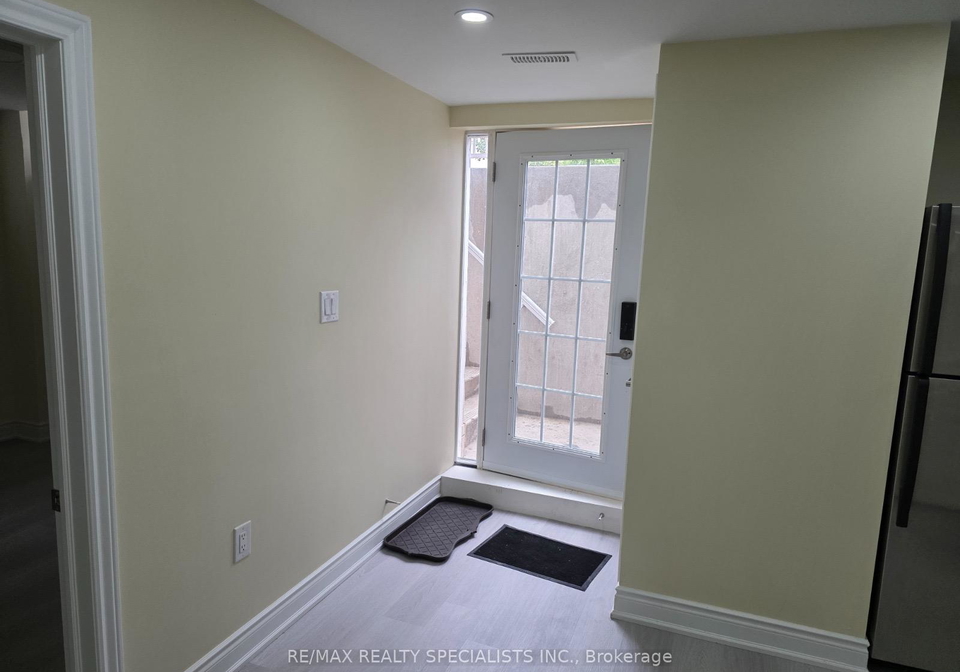2-sand-cherry-crescent-brampton-ontario-w12933074
