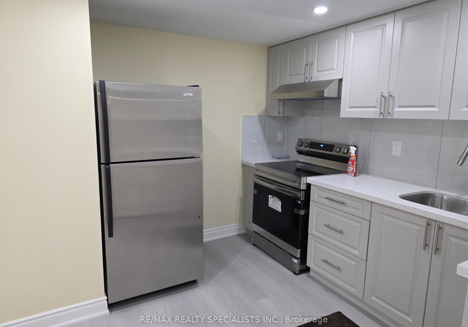 2-sand-cherry-crescent-brampton-ontario-w12933074