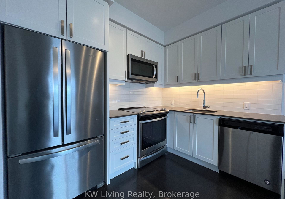 8-nahani-way-mississauga-ontario-w12933078