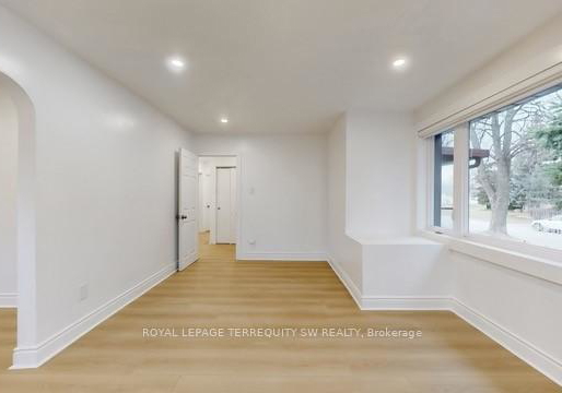 19-hawthorne-road-etobicoke-ontario-w12933354