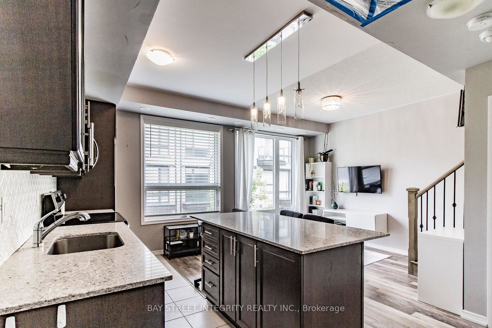 32-fieldway-road-etobicoke-ontario-w12933376