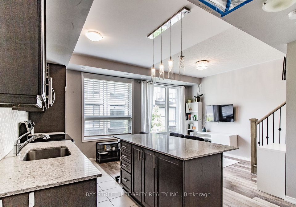 32-fieldway-road-etobicoke-ontario-w12933376