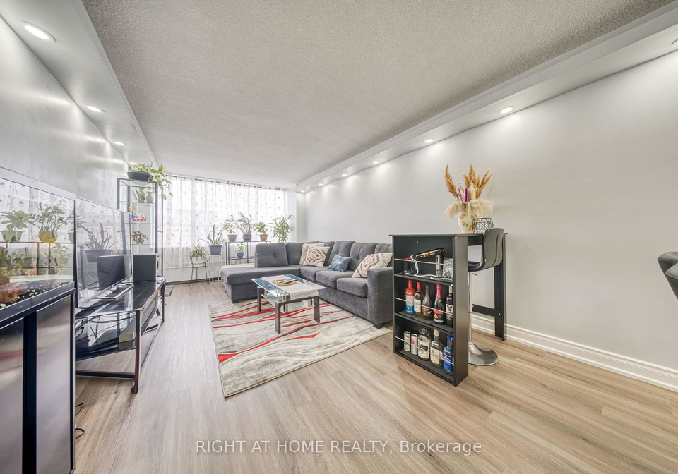 320-dixon-road-etobicoke-ontario-w12933536