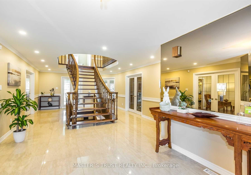 1715-pilgrims-way-oakville-ontario-w12933656