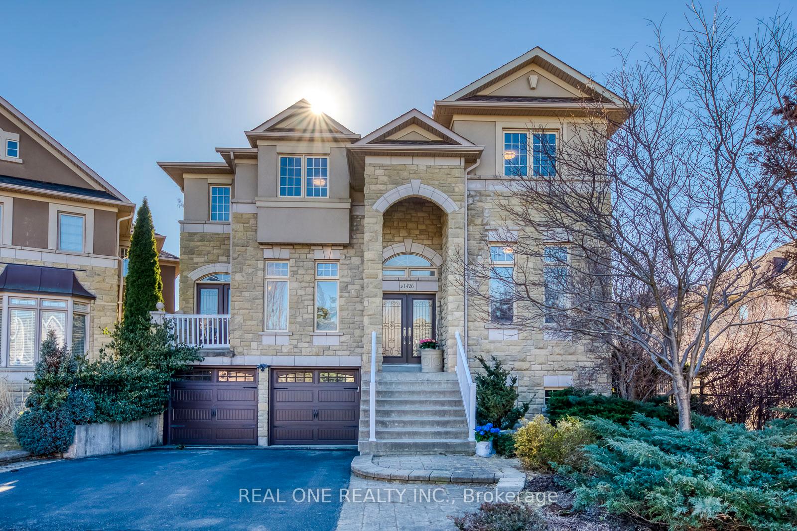 1426-redwing-court-oakville-ontario-w12933832