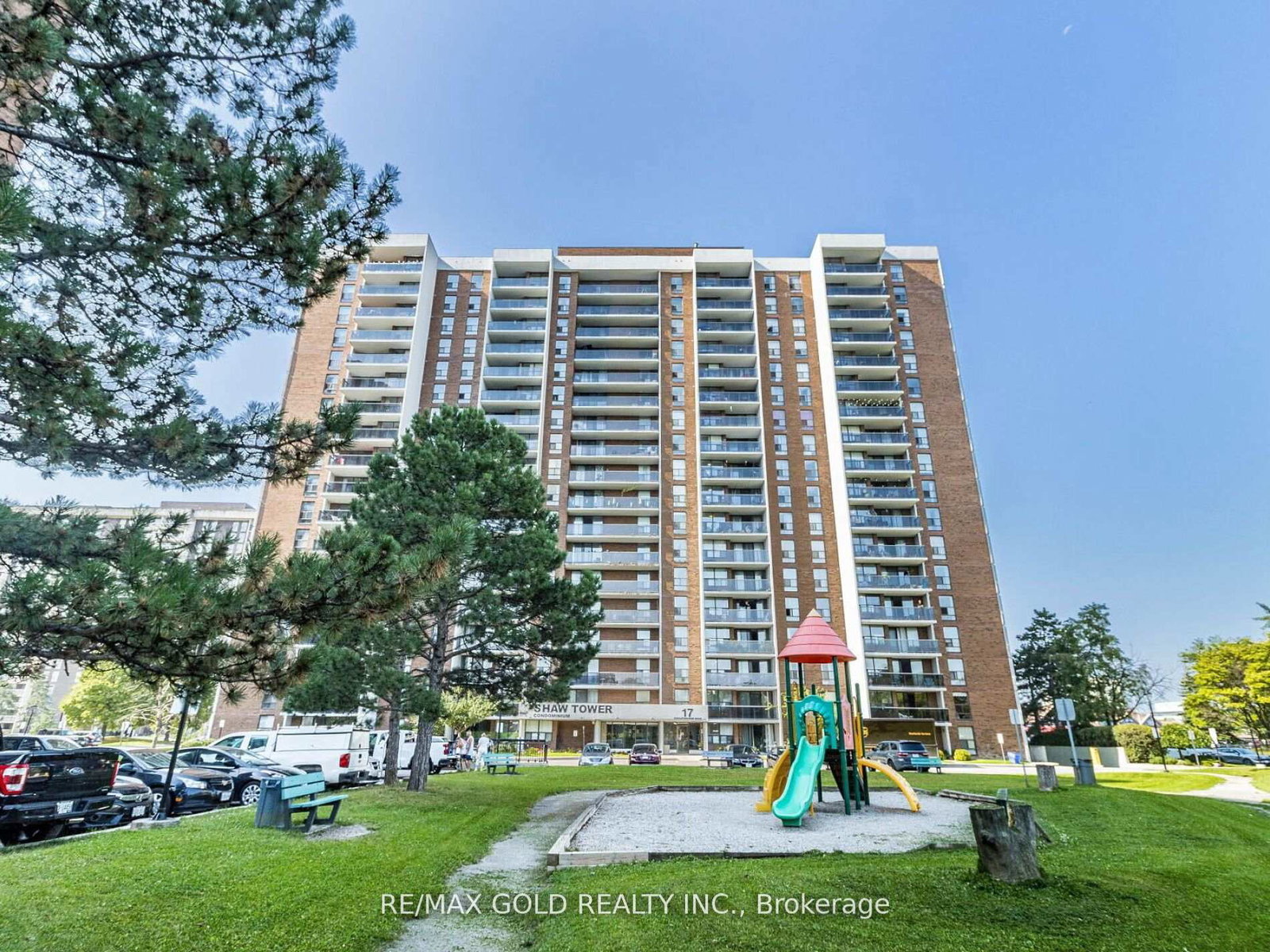 17-knightsbridge-road-brampton-ontario-w12935286