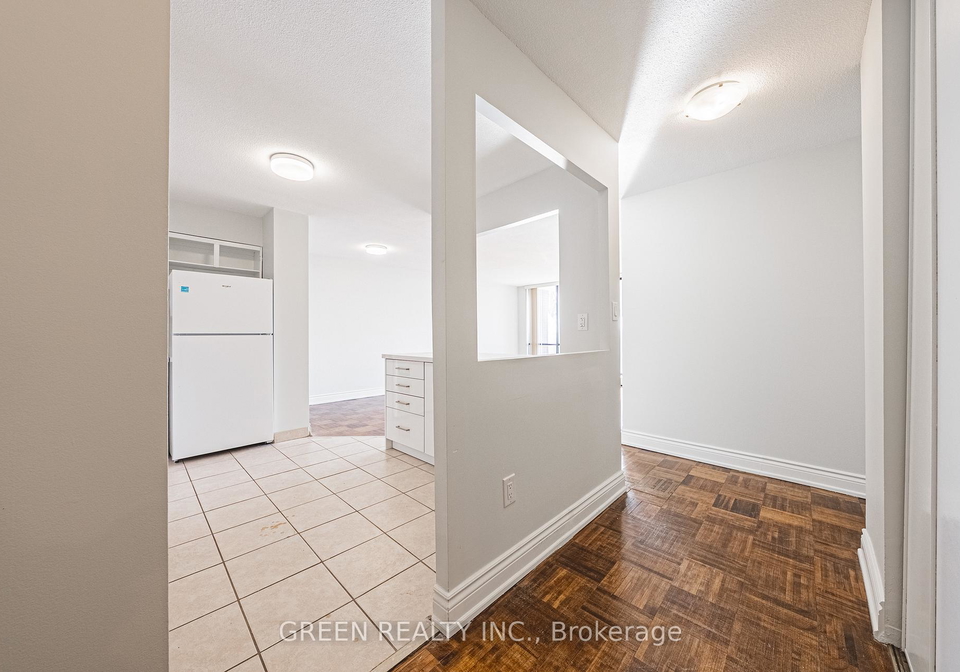 2220-marine-drive-oakville-ontario-w12935674